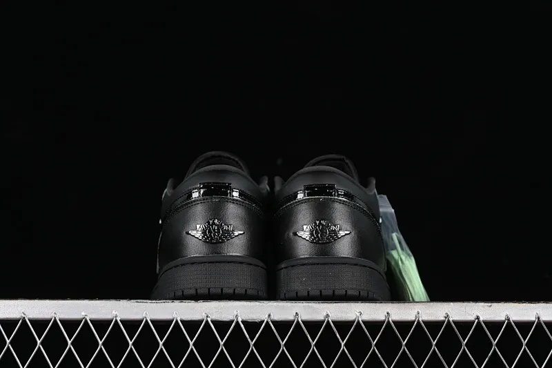 All Categories Air Jordan Jordan Series Basketball Shoes Air Jordan 1 Low Air Jordan 1 Low "Black Cat" AJ1 Joe 1 Special Edition Black Low-top Basketball Shoes HM3690-001